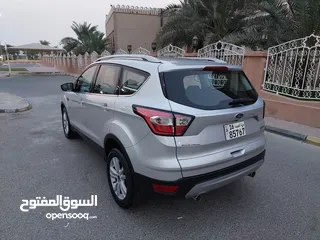  6 Ford Escape . 2018