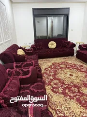  6 طقم كنب 9 مقاعد لون خمري مع سجادة بحالة ممتازة