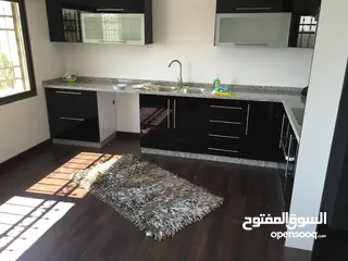  19 شقه مع روف للبيع في رجم عميش