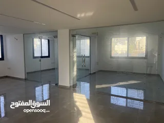  7 مكتب للايجار  مساحة 100 متر  مدخل خاص  بجانب بنك فلسطين الفرع الرئيسي عين مصباح  تشطيب سوبر ديلوكس