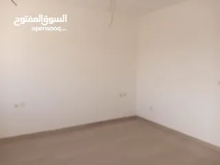  3 شقه اخير مع روف للبيع في عبدون - ref:14681