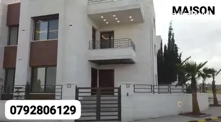  9 فيلا لقطة فاخره للبيع في طريق المطار قرب جامعة الشرق الاوسط
