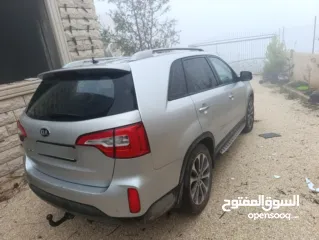  4 كيا سرنتو 2012