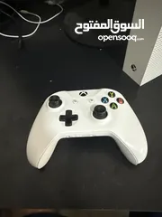  6 Xbox one s (مع يد تحكم)