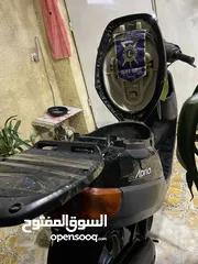  2 دراجة بطة الدراجة 50cc نظيفة للبيع المكان الزعفرانية السعر 350,000 وبيها مجال الدراجة بلادية ممفتوحة