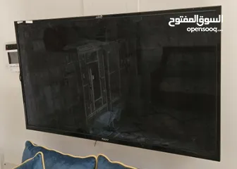  1 شاشه سليمة تلفزيون يحتاج تصليح 