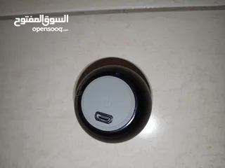  10 سماعه سبيكر صوت جدا عالي زائد شاحن 3 × 1 ثلاث مداخل شحن سريع زائد شاحن للسماعه وجهاز تخزين 32 gb