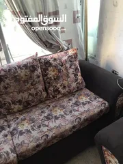  2 طقم كنب 8 مقاعد بحالة ممتازة