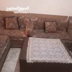  11 كنب للبيع مستعمل قابل تفاوض بشي بسبط تسع مقاعد