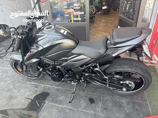  4 جكسز 2022 وكاله ماشيه 10000 كيلو  ولا خدشه خاليه من الحوادث