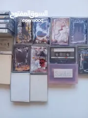  19 اشرطة كاسيت نسخ اصليه اجنبي وعربي وفرق عالميه أكثر من 1000 شريط اي 3 اشرطه بدينارين