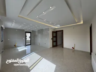  9 شقة دوبليكس مع روف مميز مشاحة الشقة 283م وروف 90م مرخص