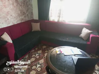  1 طقم كنبايات بحالة جيدة جدا للبيع