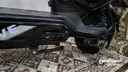  4 سكوتر كهربائي    Electronic scooter