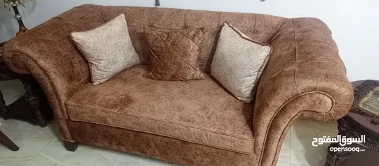  1 طقم كنب للبيع المسعجل الطقم تفصيل وليس تجاري
