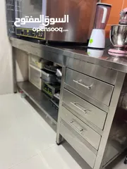  1 طاولة ستيل مستعملة  Used steel table