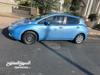  4 ليف 2015  ماشيه 200 الف نظيفه  مدخلين 2 جيد