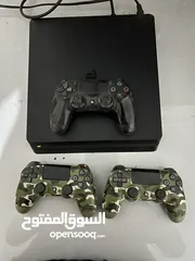  1 بلاستيشن 4 مع 3 ايدين و5 سيديات نظيف جداا بس بدو تصليح hdmi