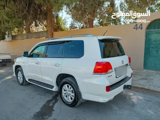  4 للبيع تويوتا لاندكروزر موديل 2008 محول كامل 2018  كامل متور V8بسعر مغري 24000
