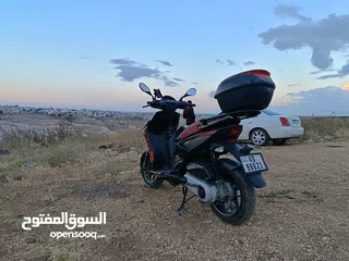  4 سكوتر ابريليا مرخص لشهر 10 للبيع