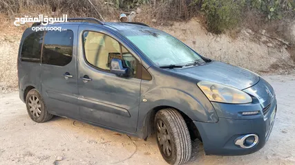  4 بيجو براتنر 2012  للبيع كاش