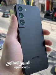  7 سامسونج جلاكسي اس 22 عادي 256 جيجا جهاز نظيف جداً لزقته عليه الجهاز تقريباً جديد مش شبه جديد