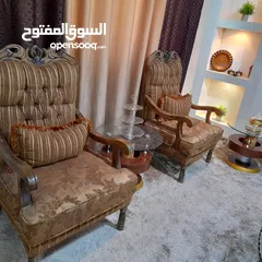  3 كنب بحال الجديد للبيع المستعجل بداعي السفر لون عسلي تفصيل وليس تجاري