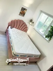  1 تخت بكل الاحجام يشمل فرشة ومخدات والتوصيل والتركيب لباب بيتك  ...صناعة محلية بجودة عالية وتصميم انيق