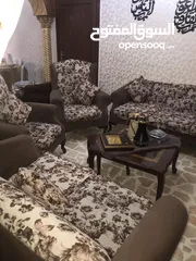  1 طقم كنب 7 مقاعد مع   للبيع