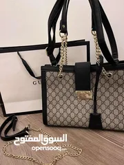  4 شنتة جوتشي وارد دبي جديد للبيع ب 15 دينار وشنتة هيرمز وارد دبي جديدة للبيع ب 18 دينار