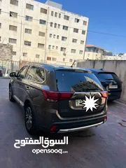  2 متسوبيشي اوتلاندر 2016  يداولى.    4x4 بنزين ماطور 2000.       7ركاب    فحص ممتا