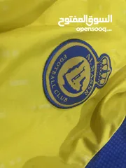  5 قميص نادي النصر السعودي اصلي 100٪ليس عليه شئ طباعة ومن ادداس وعليه ضمان يومان