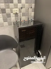 1 للبيع أثاث مكتبي بحالة ممتازة