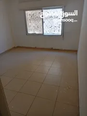  3 شقة فارغة - الجاردنز - 3نوم - 135م
