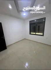  5 شقه للبيع كاش