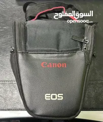  8 للبيع علبه الكاميرا و عدسة EOS 80D