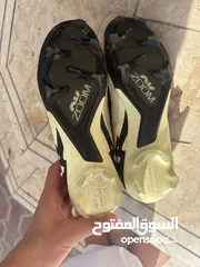  3 جوتي air zoom اصلي للبيع اصلي من نوع أليت و فول كاربون الجوتي مطرور من جدام ولاكن ملصق