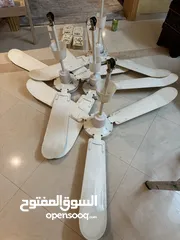  2 مراوح جدارية بحالة سليمة