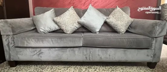  2 أثاث مستعمل بحالة ممتازة للبيع