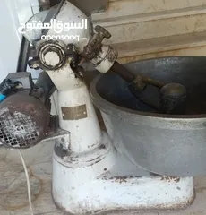  3 عدة فرن مناقيش بحالة جيدة ممتازة