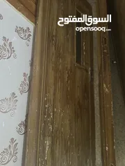  9 شبابيك الألمنيوم + أبواب خشب للبيع بحال الوكاله
