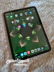  1 iPad 10 256GB WiFi + 5G شبه جديد بسعر مغري