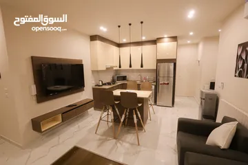  1 شقة مفروشة فاخره جدا أرضية مع حديقة 100م للإيجار الشهري او السنوي  في عبدون ..