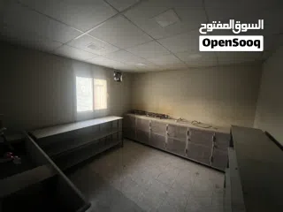  4 فرصة استثمارية من المالك مباشرة للبيع مبنى تجاري