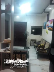  6 شقه طابق ثاني للبيع في ضاحيه الاستقلال
