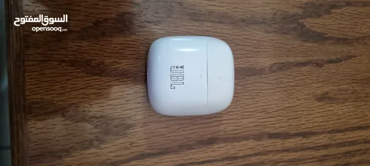  1 jbl earbuds