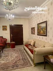  4 للبيع شقة ارضية شبه جديدة مع تراس وكراج في اجمل مناطق عمان خلدا موقع مميز السعر مغري جدا