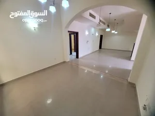  6 فيلا بمدينة خليفة أبوظبي بكمبوند