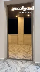  20 شقه طابقيه اربع غرف نوم الزرقاءالجديده شارع الونك  خلف فندق الجوابره مع مطبخ للبيع