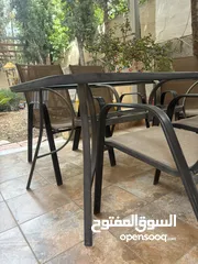  4 طاولة خارجية 6 مقاعد بحالة ممتازة للبيع